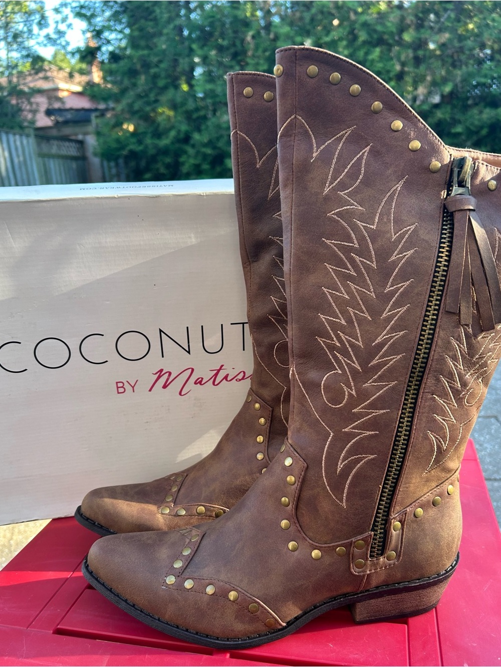 Coconuts by Matisse Brown Studded Western Heeled Boots size 9.5